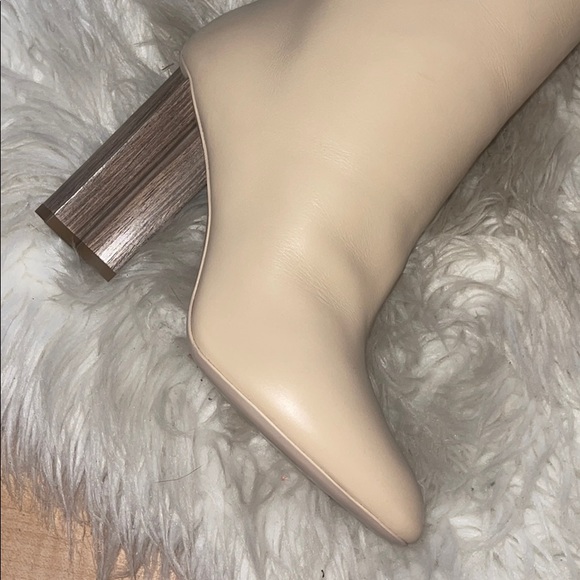 Louis Vuitton boots - Picture 6 of 7